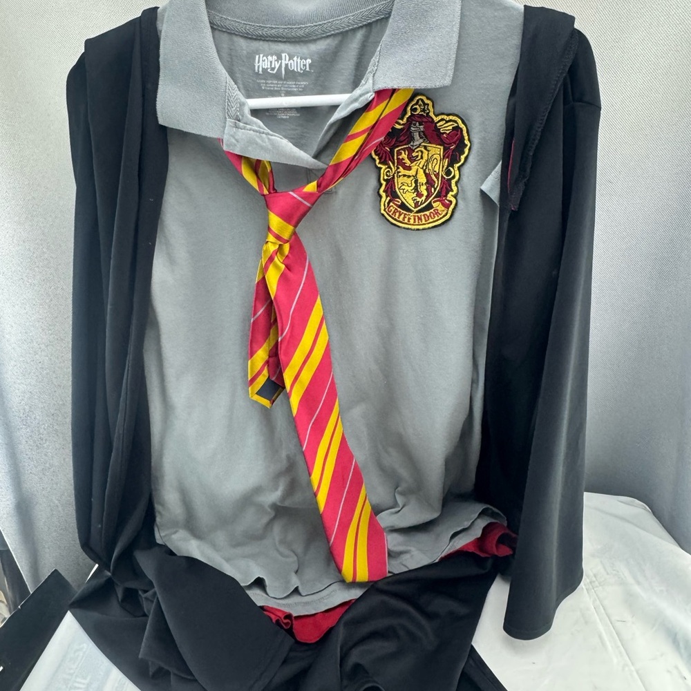 Gryffindor Costume Set - Gray, Red, Yellow